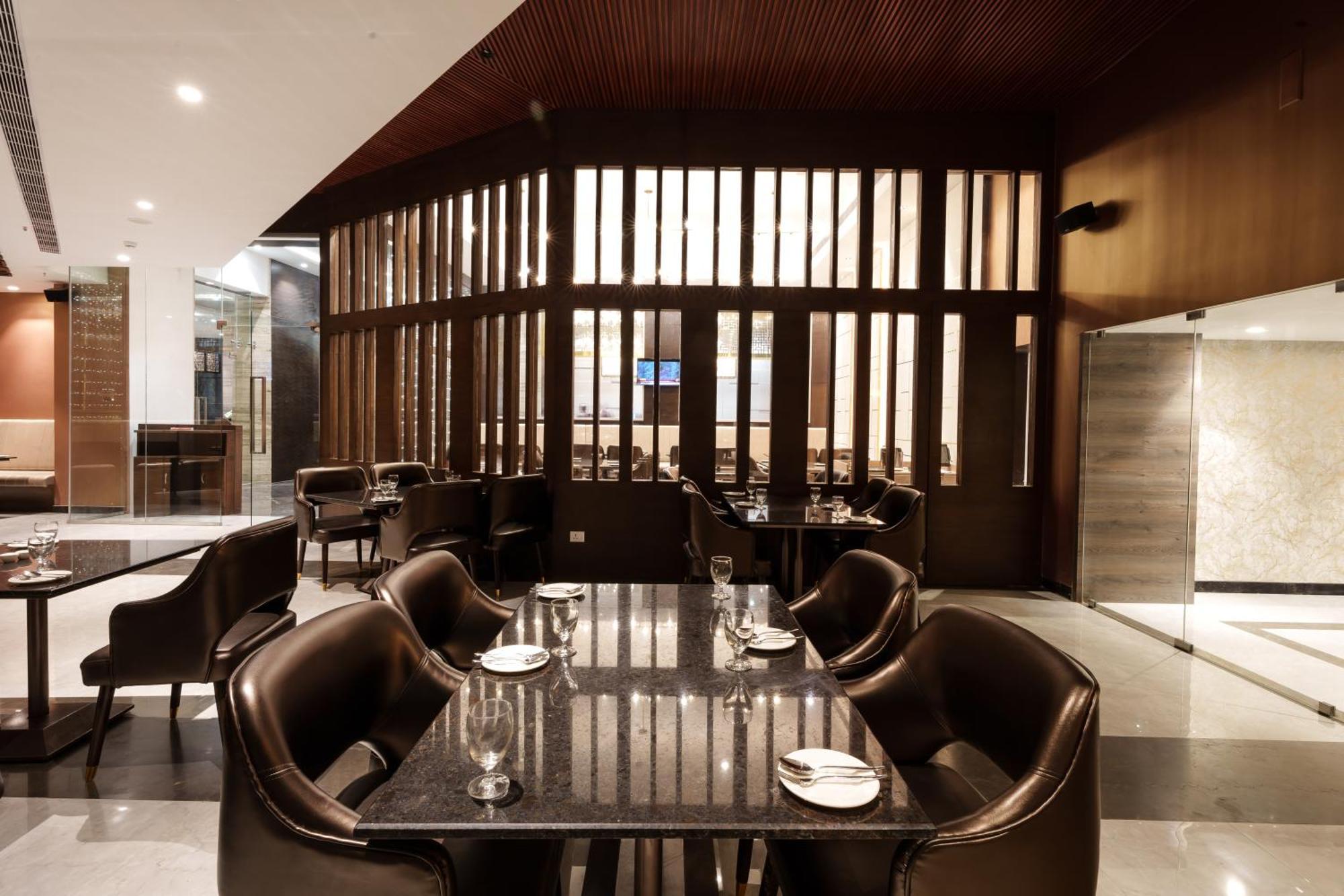 Pharos Hotels Chennai Exterior foto